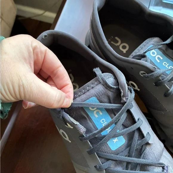 Good Used Condition- On Running Men's Gray Athletic Shoes - Picture 5 of 14